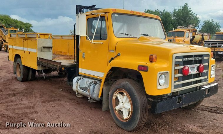 image for item KA9860 1983 International Harvester S Series 1754 utility / service truck