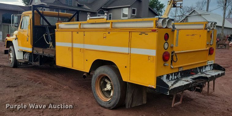 image for item KA9860 1983 International Harvester S Series 1754 utility / service truck