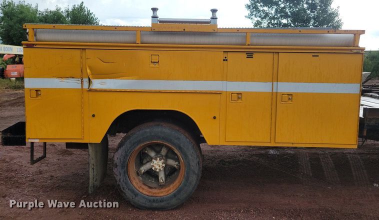 image for item KA9860 1983 International Harvester S Series 1754 utility / service truck