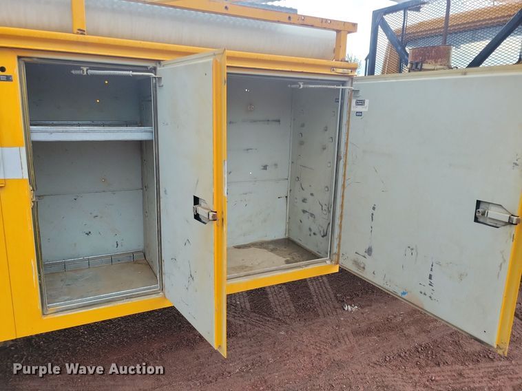 image for item KA9860 1983 International Harvester S Series 1754 utility / service truck