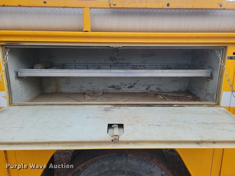 image for item KA9860 1983 International Harvester S Series 1754 utility / service truck