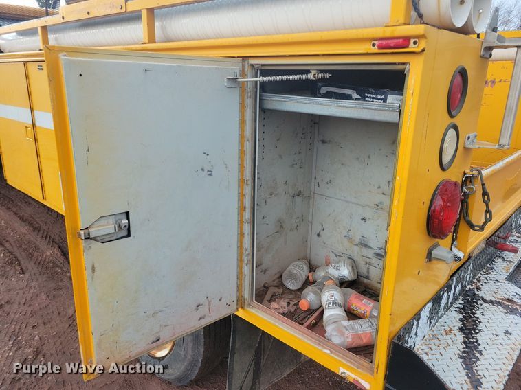 image for item KA9860 1983 International Harvester S Series 1754 utility / service truck