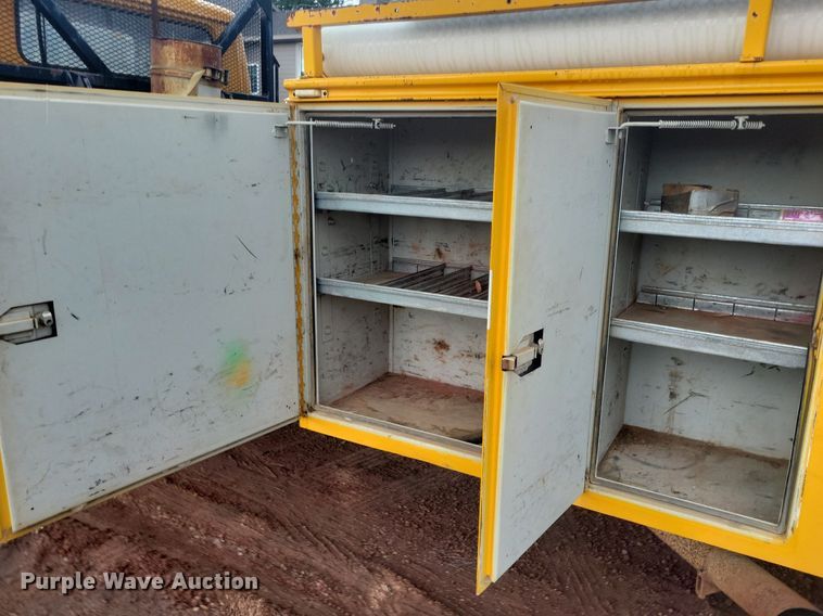 image for item KA9860 1983 International Harvester S Series 1754 utility / service truck