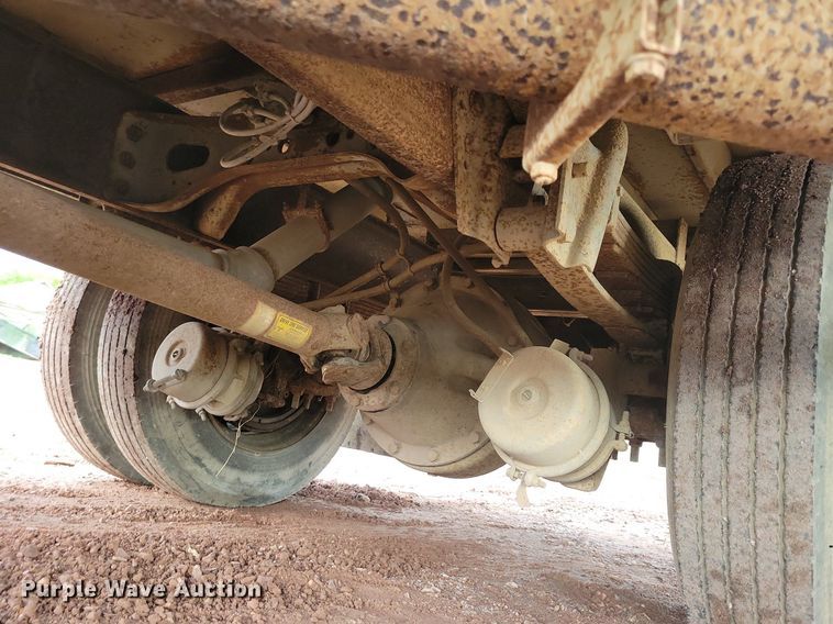 image for item KA9860 1983 International Harvester S Series 1754 utility / service truck