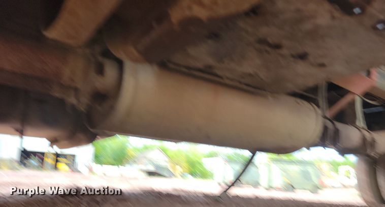 image for item KA9860 1983 International Harvester S Series 1754 utility / service truck