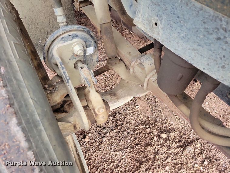 image for item KA9860 1983 International Harvester S Series 1754 utility / service truck