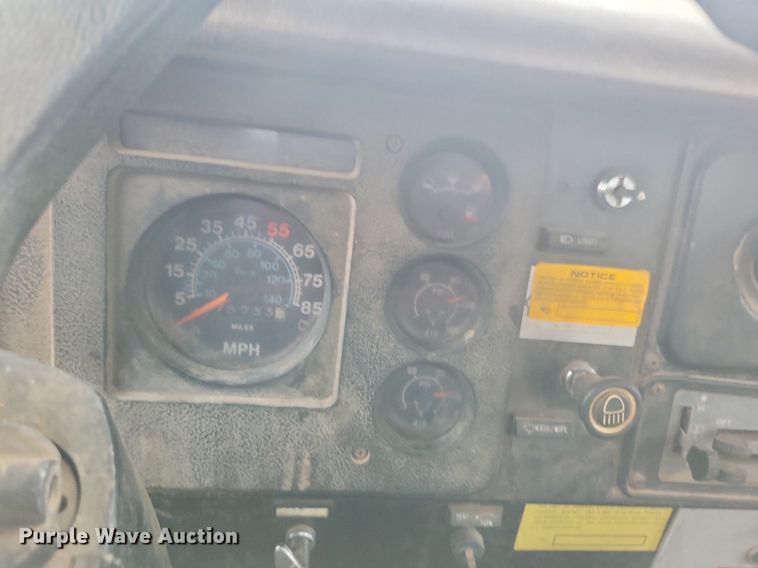 image for item KA9860 1983 International Harvester S Series 1754 utility / service truck