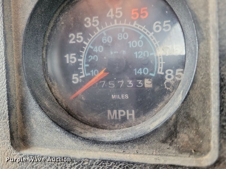 image for item KA9860 1983 International Harvester S Series 1754 utility / service truck