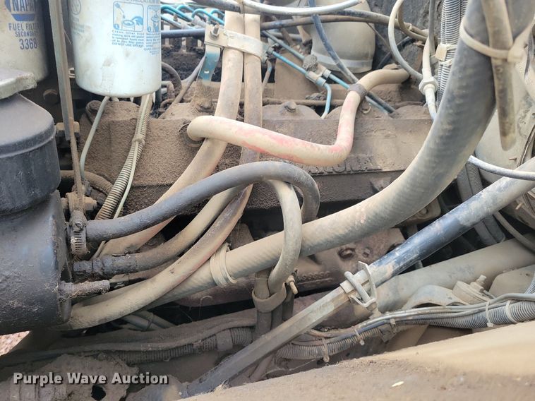 image for item KA9860 1983 International Harvester S Series 1754 utility / service truck