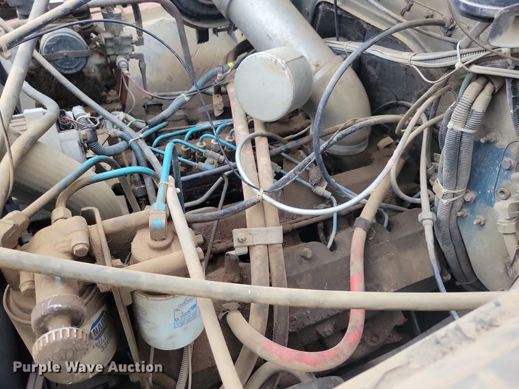 image for item KA9860 1983 International Harvester S Series 1754 utility / service truck