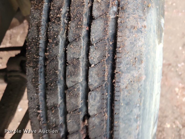 image for item KA9860 1983 International Harvester S Series 1754 utility / service truck