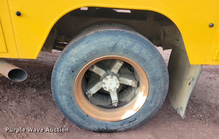 image for item KA9860 1983 International Harvester S Series 1754 utility / service truck