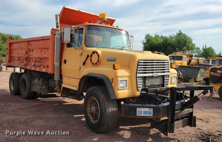 image for item KA9862 1994 Ford L8000 dump truck