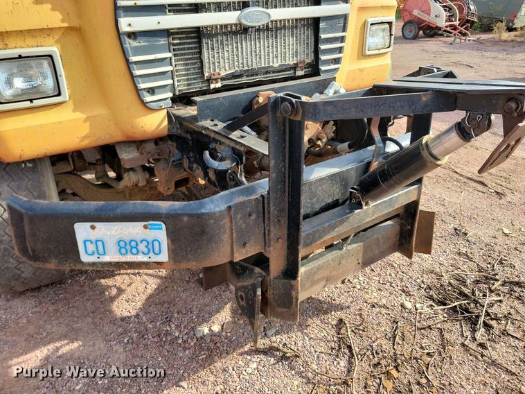 image for item KA9862 1994 Ford L8000 dump truck
