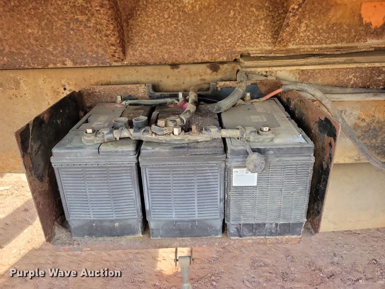 image for item KA9862 1994 Ford L8000 dump truck