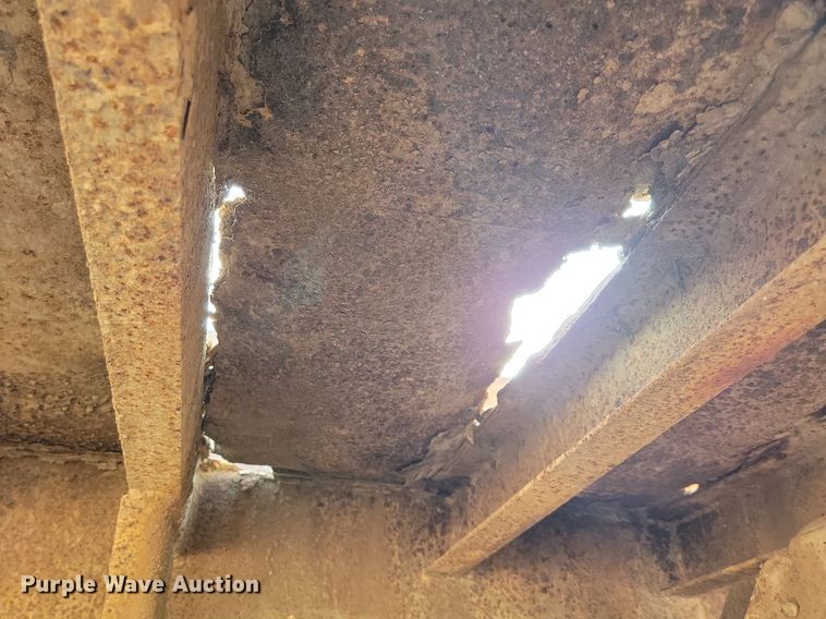 image for item KA9862 1994 Ford L8000 dump truck