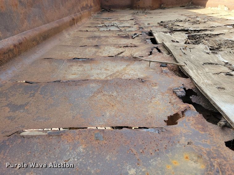 image for item KA9862 1994 Ford L8000 dump truck