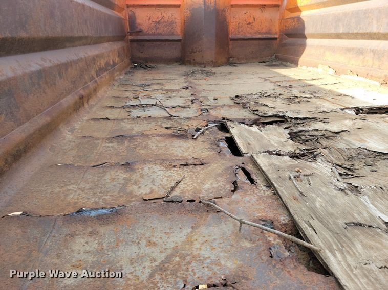 image for item KA9862 1994 Ford L8000 dump truck