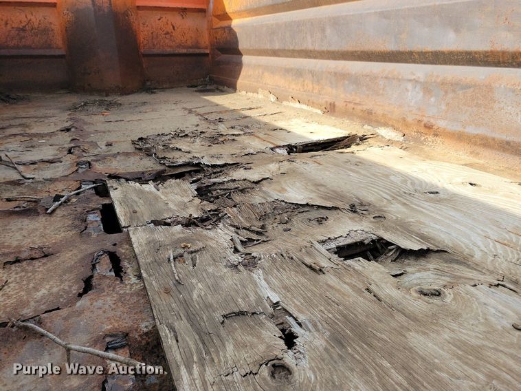 image for item KA9862 1994 Ford L8000 dump truck