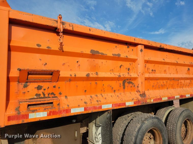 image for item KA9862 1994 Ford L8000 dump truck