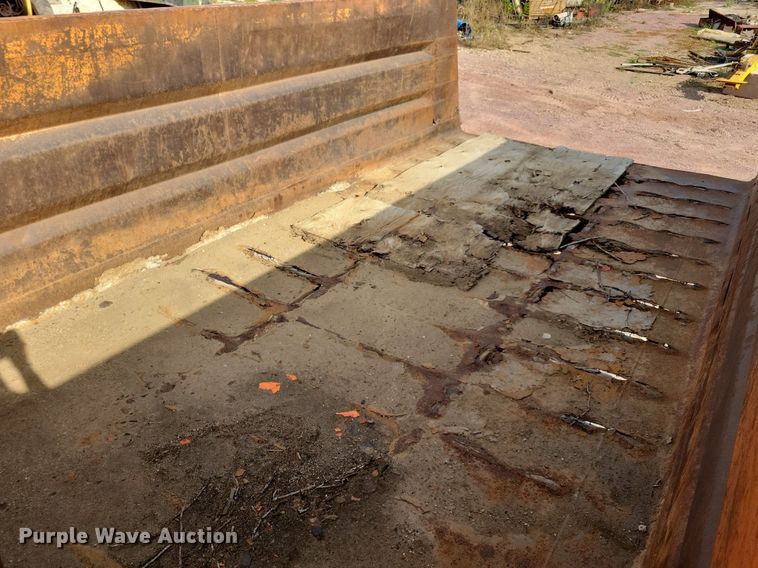 image for item KA9862 1994 Ford L8000 dump truck