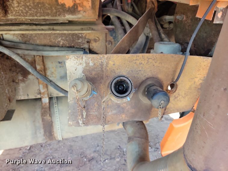 image for item KA9862 1994 Ford L8000 dump truck