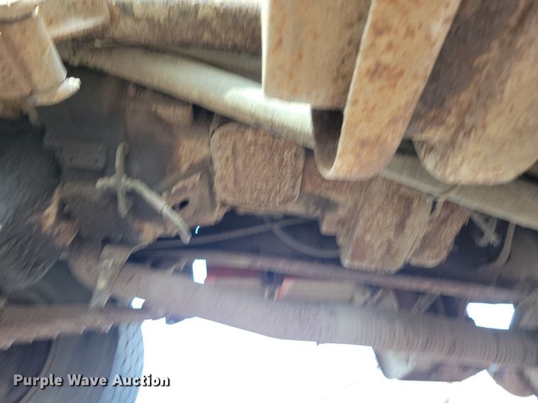 image for item KA9862 1994 Ford L8000 dump truck