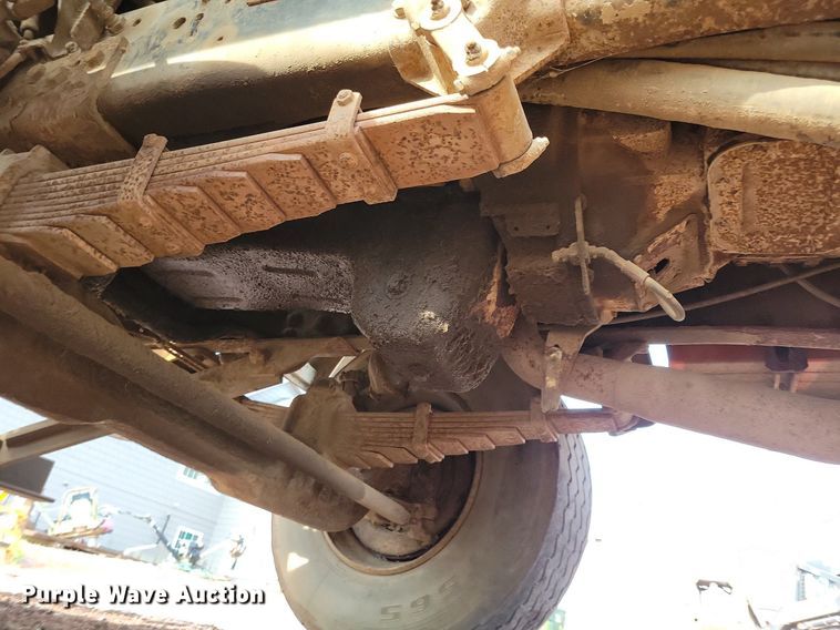 image for item KA9862 1994 Ford L8000 dump truck