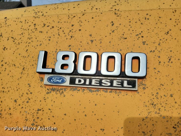 image for item KA9862 1994 Ford L8000 dump truck