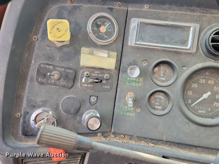 image for item KA9862 1994 Ford L8000 dump truck