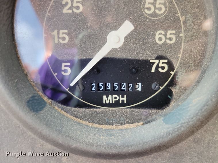 image for item KA9862 1994 Ford L8000 dump truck