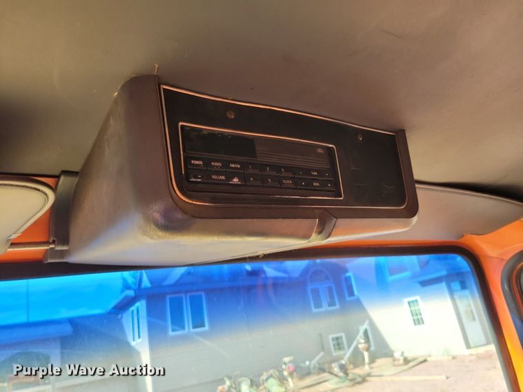 image for item KA9862 1994 Ford L8000 dump truck