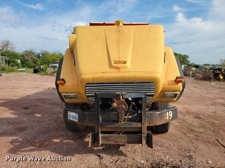 image for item KA9862 1994 Ford L8000 dump truck