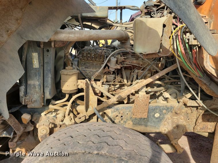 image for item KA9862 1994 Ford L8000 dump truck