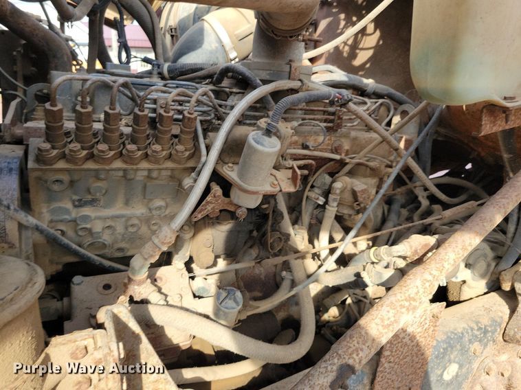 image for item KA9862 1994 Ford L8000 dump truck