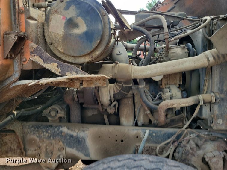 image for item KA9862 1994 Ford L8000 dump truck