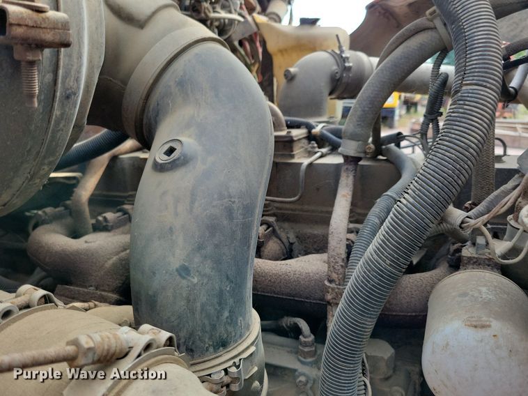 image for item KA9862 1994 Ford L8000 dump truck