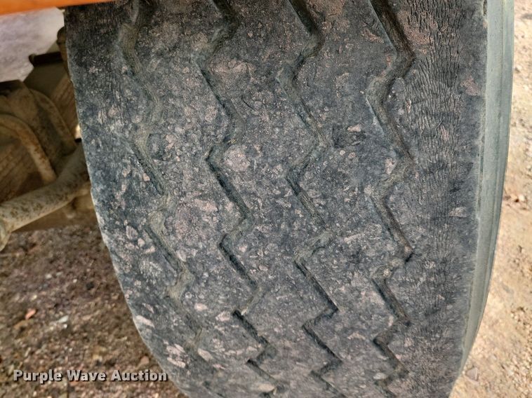 image for item KA9862 1994 Ford L8000 dump truck