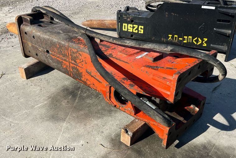 image for item LC9039 2008 Inan Makina MTB-210-814 breaker