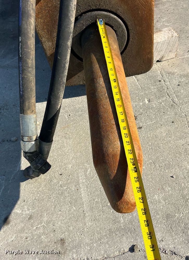 image for item LC9039 2008 Inan Makina MTB-210-814 breaker