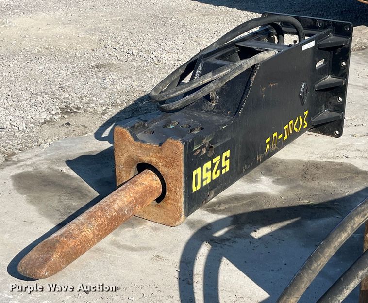 image for item LC9040 Maverick  5250 breaker