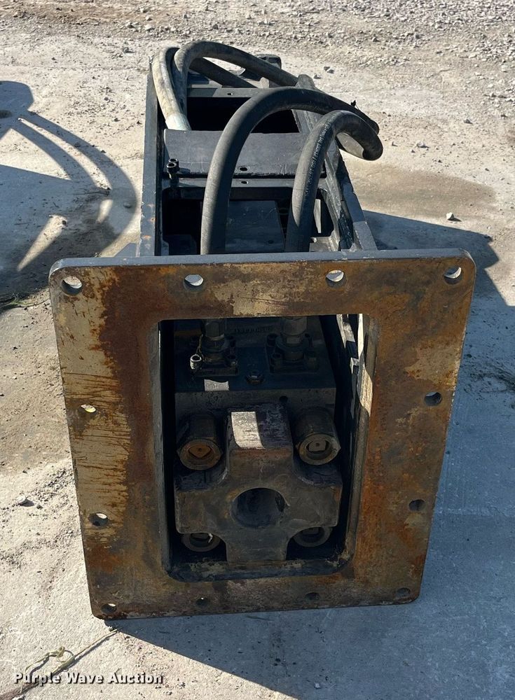 image for item LC9040 Maverick  5250 breaker