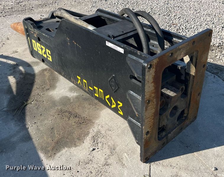 image for item LC9040 Maverick  5250 breaker