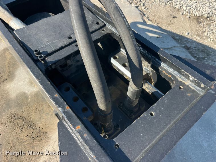 image for item LC9040 Maverick  5250 breaker