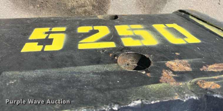 image for item LC9040 Maverick  5250 breaker