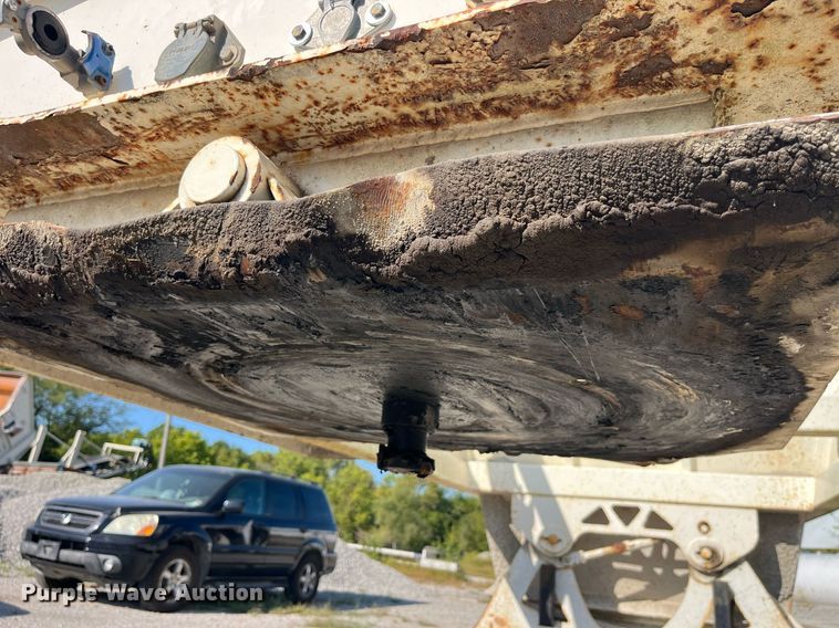 image for item LC9043 2014 DeLucio bottom dump trailer