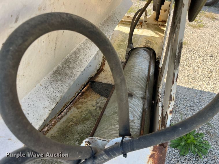 image for item LC9043 2014 DeLucio bottom dump trailer