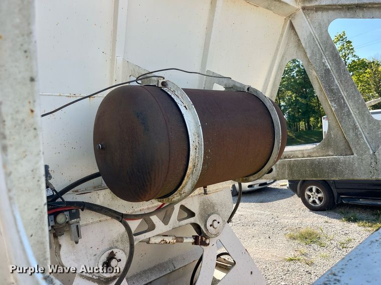 image for item LC9043 2014 DeLucio bottom dump trailer