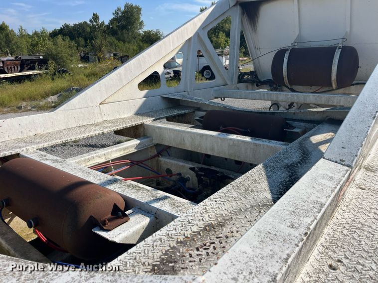 image for item LC9043 2014 DeLucio bottom dump trailer