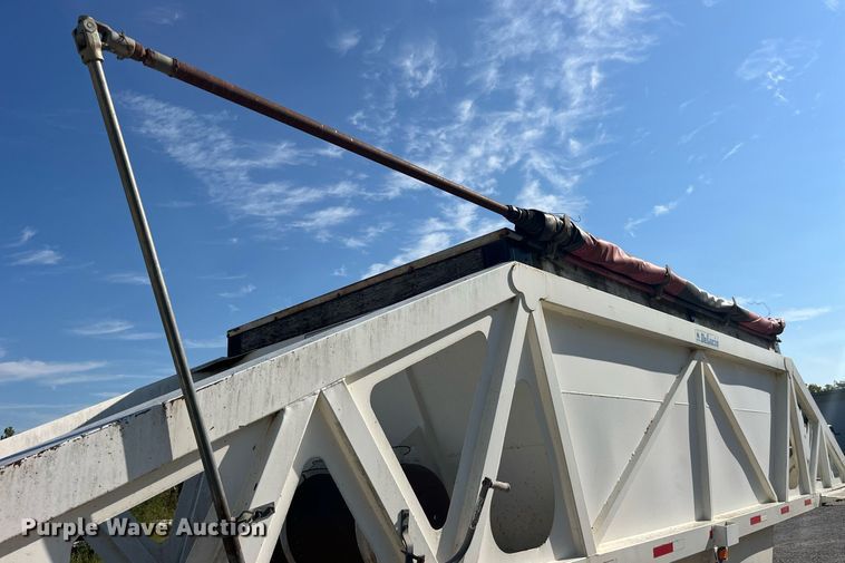 image for item LC9043 2014 DeLucio bottom dump trailer
